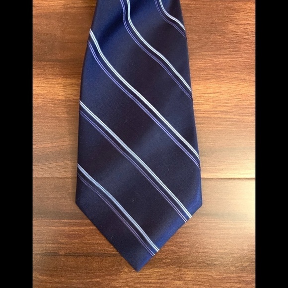 🌿SALE🌿Like New Dressy JONES New York Navy Blue 100% Silk Striped Necktie - Picture 8 of 10